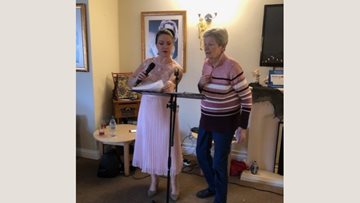 Doris Day tribute act delights at Falkirk care home