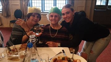Festive lunch outing for Hornchurch care home Residents