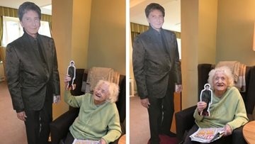 A dream come true for Barry Manilow fan at Broadway care home