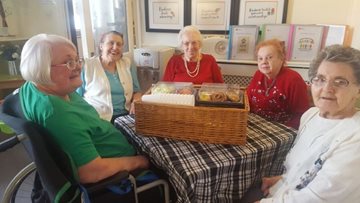 Picnic fun for Roxburgh House Residents