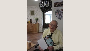 100 birthday candles for Dartford care home Resident