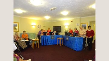 Market Lavington care home welcomes carol performers