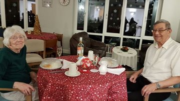 Couple celebrates 60 years of marriage at Newcastle care home